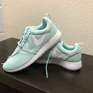 Brand New Nike shoes.  Never worn!!